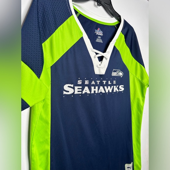 Seattle Seahawks women’s tee.  Size Large - Picture 6 of 7